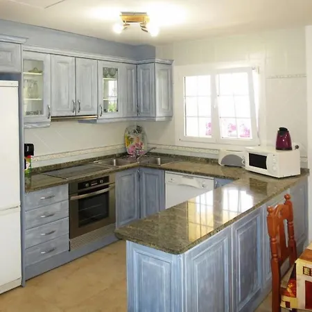 House - 5 Bedrooms With Pool And Sea Views Young People Group Not Allowed - 07068